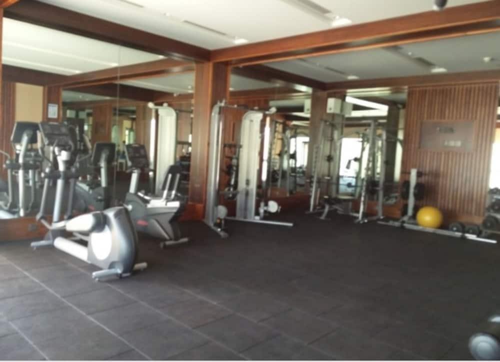 Radisson Mumbai Andheri Midc ภายนอก รูปภาพ The gym at the hotel