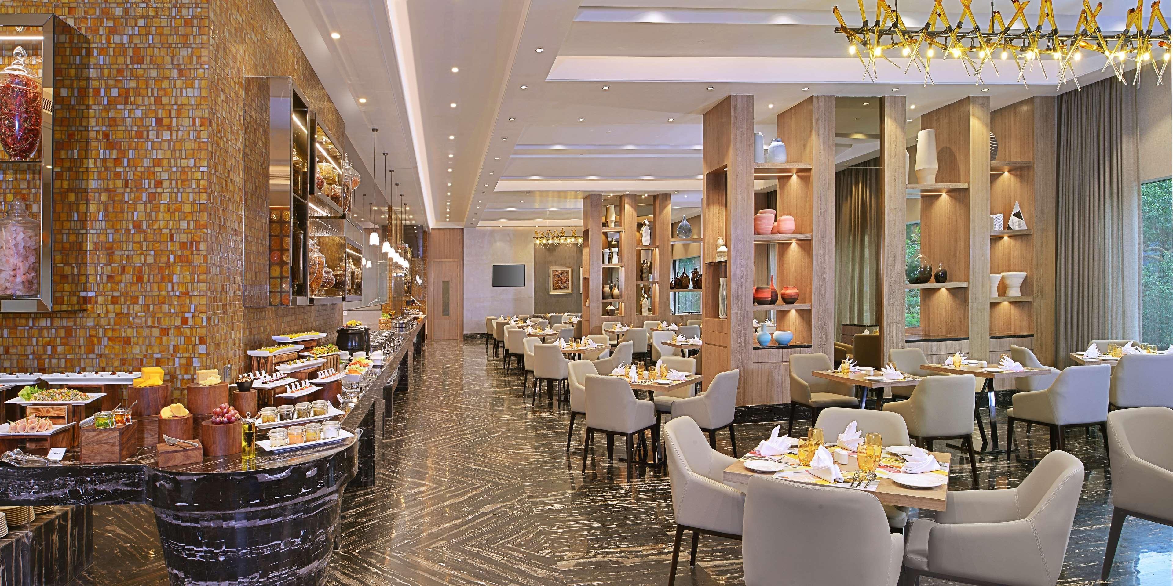 Radisson Mumbai Andheri Midc ภายนอก รูปภาพ The restaurant