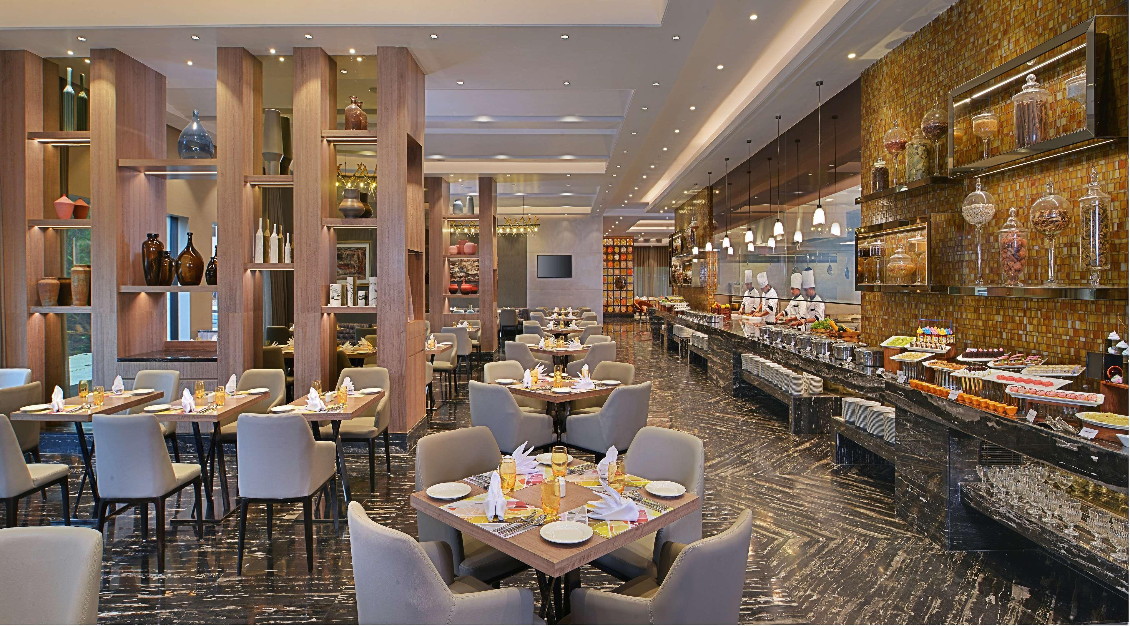 Radisson Mumbai Andheri Midc ภายนอก รูปภาพ The Grand