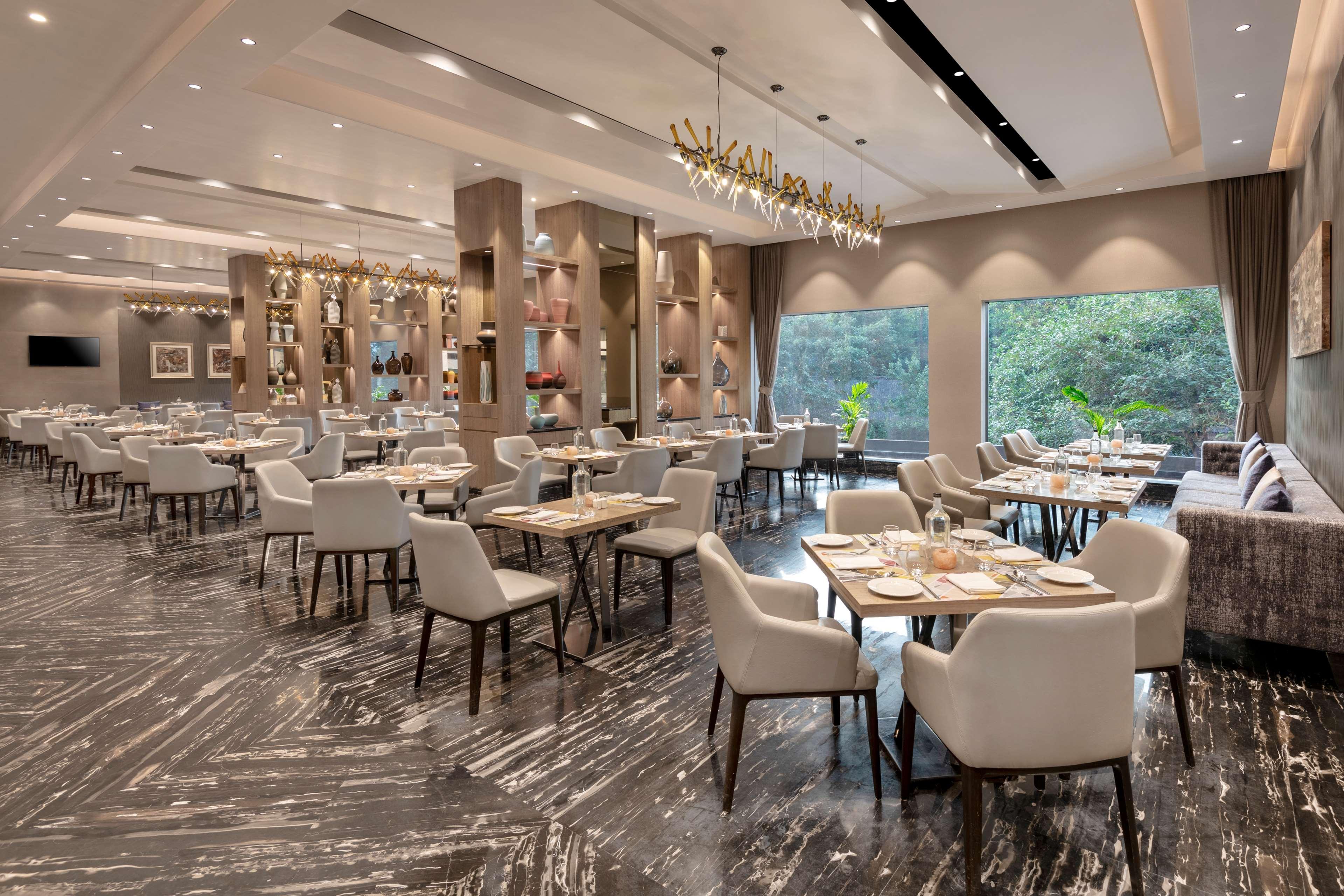 Radisson Mumbai Andheri Midc ภายนอก รูปภาพ The restaurant