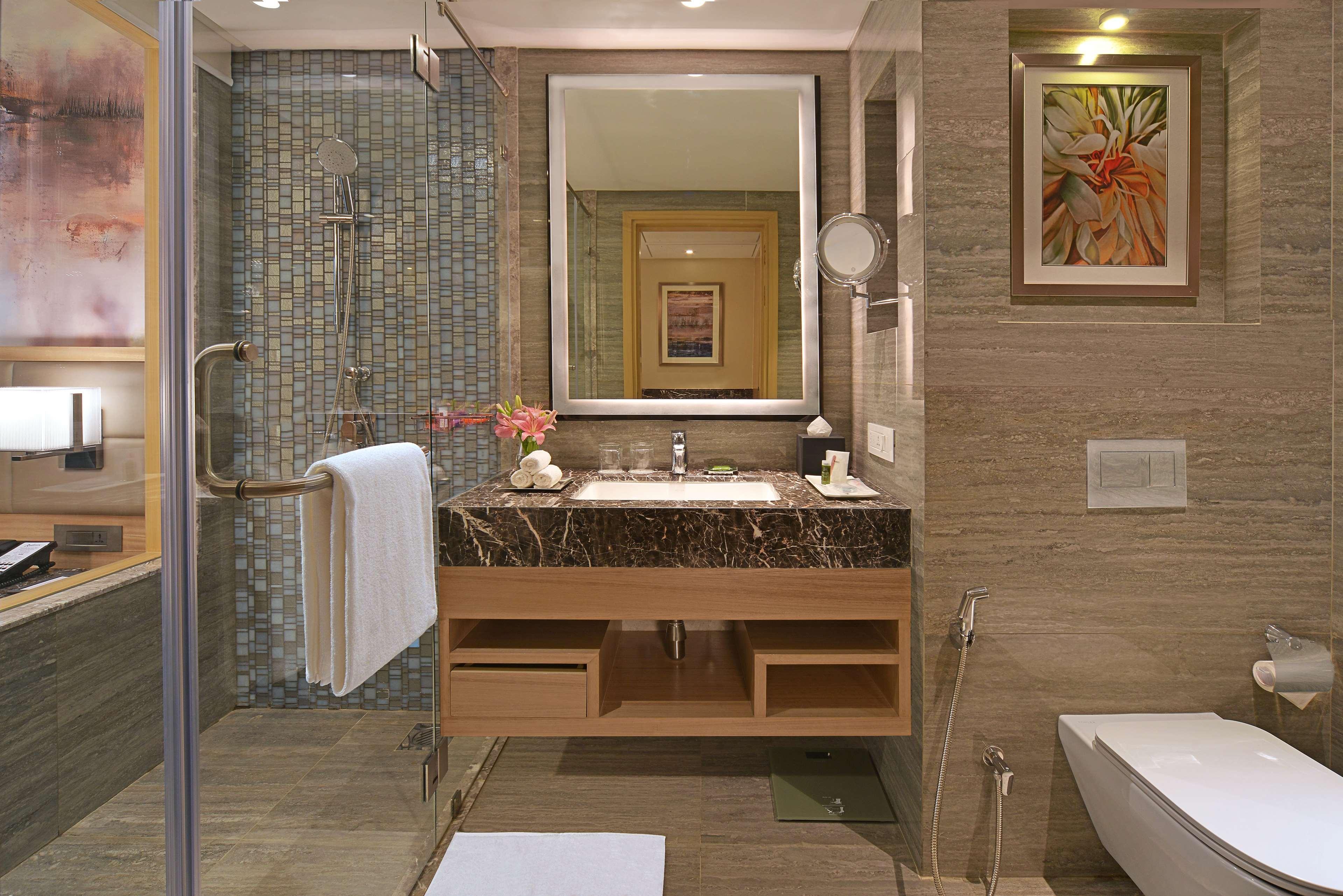 Radisson Mumbai Andheri Midc ภายนอก รูปภาพ Bathroom